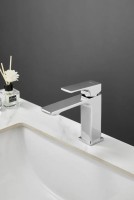 Смеситель для раковины BELZ B10709 хром