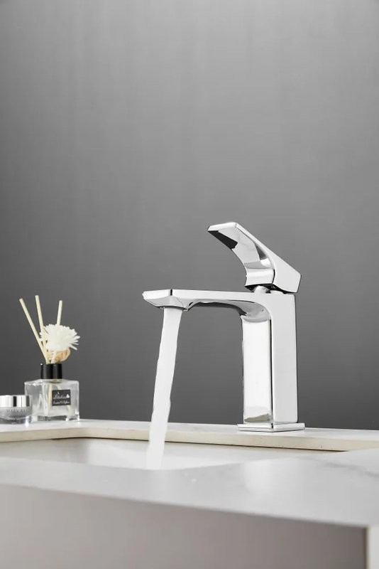 Смеситель для раковины BELZ B10709 хром