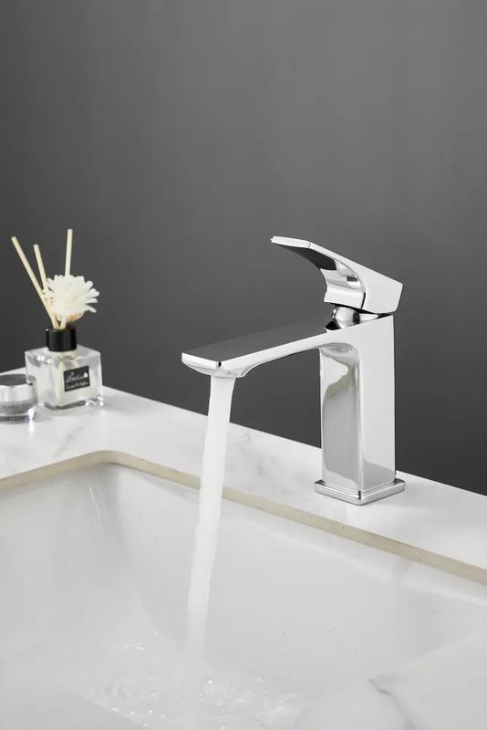 Смеситель для раковины BELZ B10709 хром