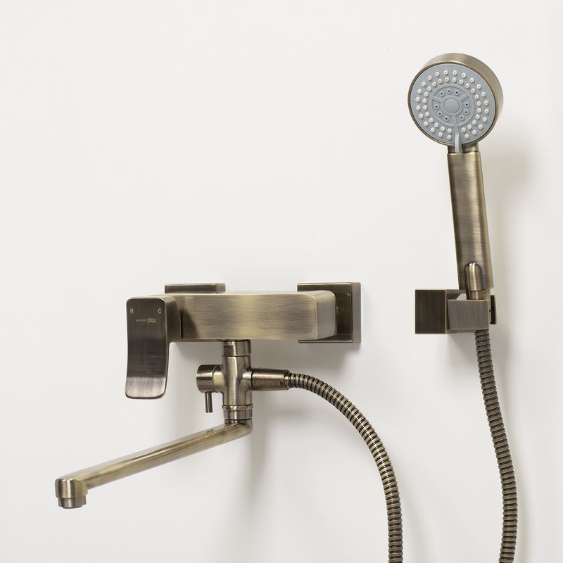 Смеситель с длинным изливом для ванны Wasserkraft Exter 1602L светлая бронза