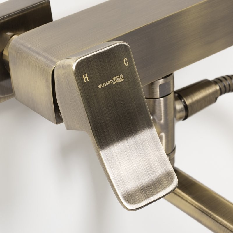 Смеситель с длинным изливом для ванны Wasserkraft Exter 1602L светлая бронза