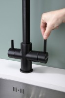Смеситель для кухни Paulmark Lange 214212-418, черный металлик