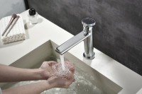 Смеситель для раковины Black&White Gravity 7107C chrome Смеситель для раковины Black&White Gravity 7107C chrome