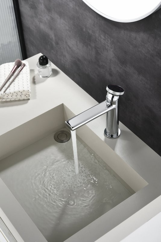 Смеситель для раковины Black&White Gravity 7107C chrome