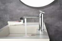 Смеситель для раковины Black&White Gravity 7107C chrome Смеситель для раковины Black&White Gravity 7107C chrome