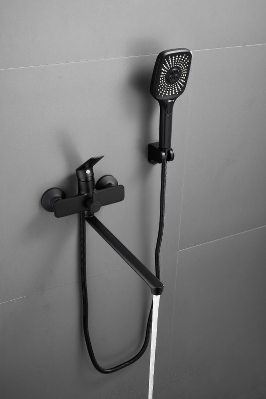 Смеситель с длинным изливом для ванны BELZ B22533-7 черный