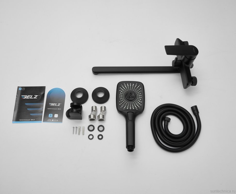 Смеситель с длинным изливом для ванны BELZ B22533-7 черный