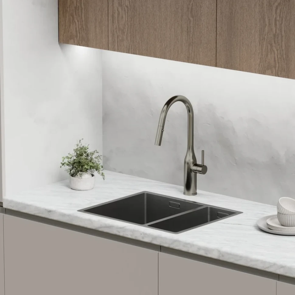 Смеситель для кухни Sancos Grand SC4002GG с вытяжным изливом, вороненая сталь
