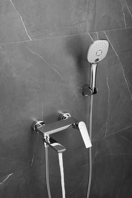 Смеситель для ванны с душем BELZ B60533 хром