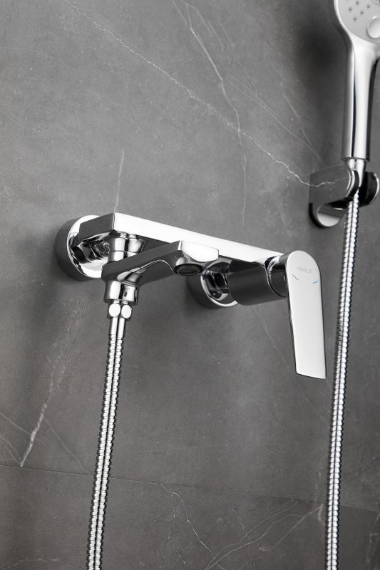 Смеситель для ванны с душем BELZ B60533 хром