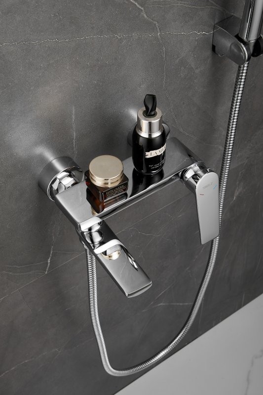 Смеситель для ванны с душем BELZ B60533 хром