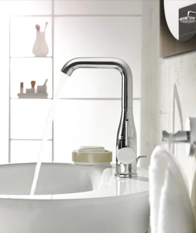 Смеситель для раковины Grohe Essence New 32628001