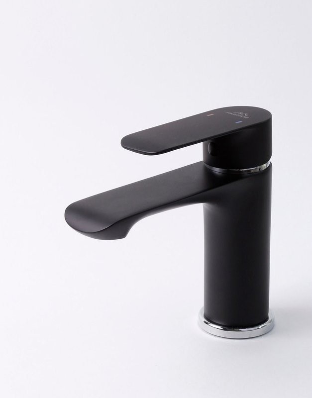 Смеситель для раковины Fashun A1082-7 черный, хром