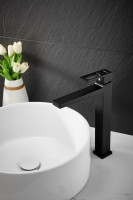 Смеситель для раковины BELZ B658 B11658-7 черный