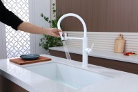Смеситель для кухни Paulmark Ganymede Ga213199-WH с гибким изливом, белый матовый