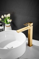 Смеситель для раковины BELZ B658 B11658-5 золото Смеситель для раковины BELZ B658 B11658-5 золото