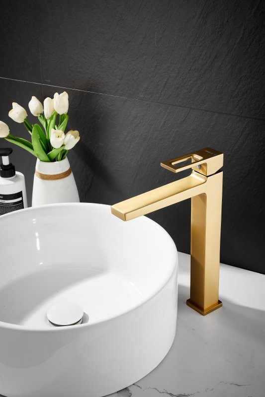 Смеситель для раковины BELZ B658 B11658-5 золото