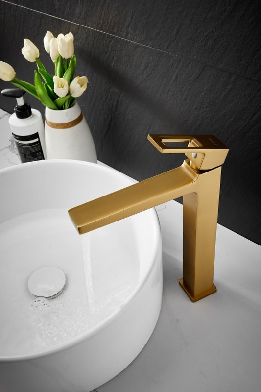 Смеситель для раковины BELZ B658 B11658-5 золото