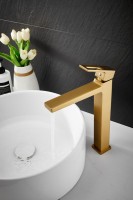 Смеситель для раковины BELZ B658 B11658-5 золото Смеситель для раковины BELZ B658 B11658-5 золото