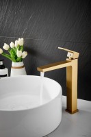 Смеситель для раковины BELZ B658 B11658-5 золото Смеситель для раковины BELZ B658 B11658-5 золото