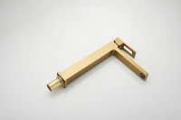 Смеситель для раковины BELZ B658 B11658-5 золото Смеситель для раковины BELZ B658 B11658-5 золото