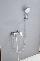 Смеситель для ванны с душем Haiba HB60553 хром Смеситель для ванны с душем Haiba HB60553 хром