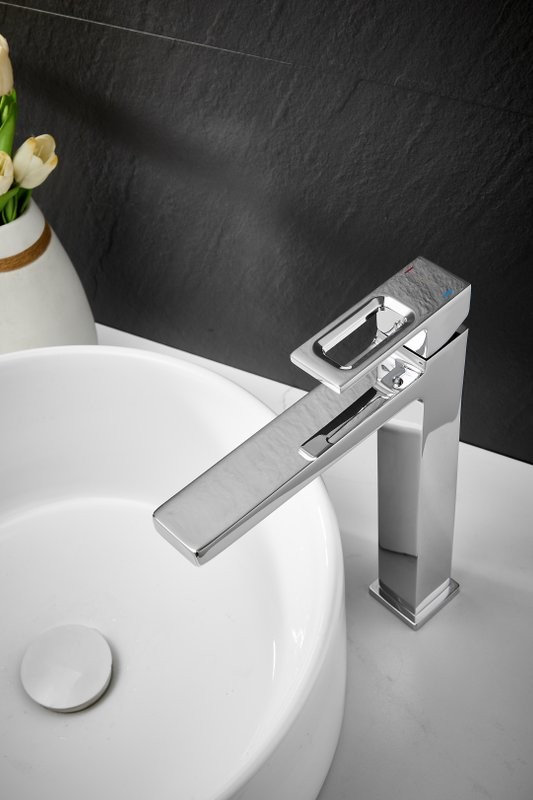 Смеситель для раковины BELZ B658 B11658 хром