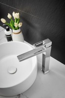 Смеситель для раковины BELZ B658 B11658 хром