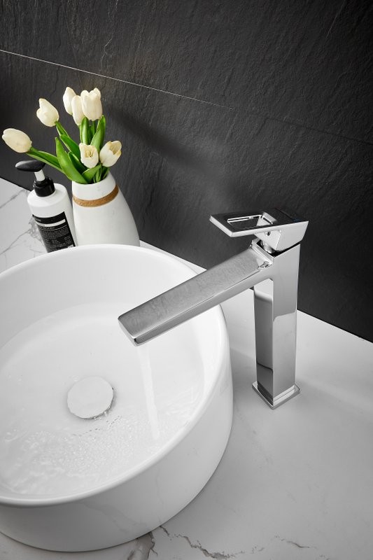 Смеситель для раковины BELZ B658 B11658 хром