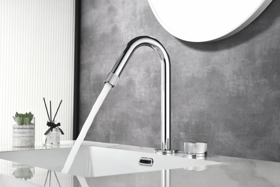 Смеситель для раковины Black&White Gravity 7108C chrome