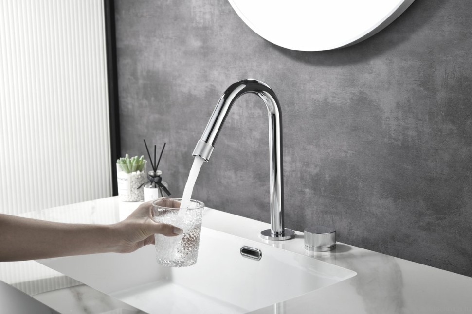 Смеситель для раковины Black&White Gravity 7108C chrome