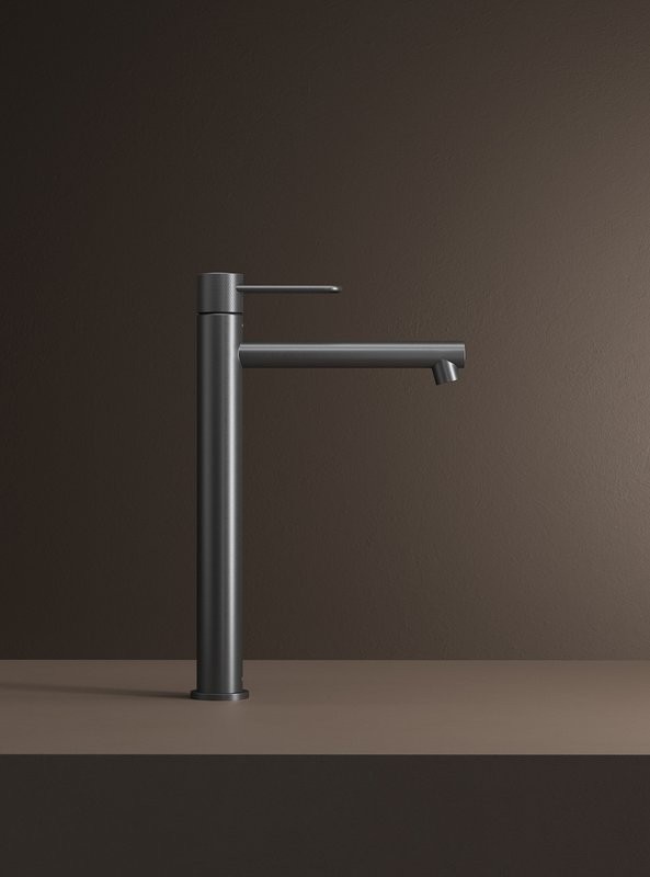 Комплект для ванной IDDIS Duna Душевая стойка IDDIS Duna DUNGMSTi06 + Смеситель для раковины DUNGM01i01, графит матовый