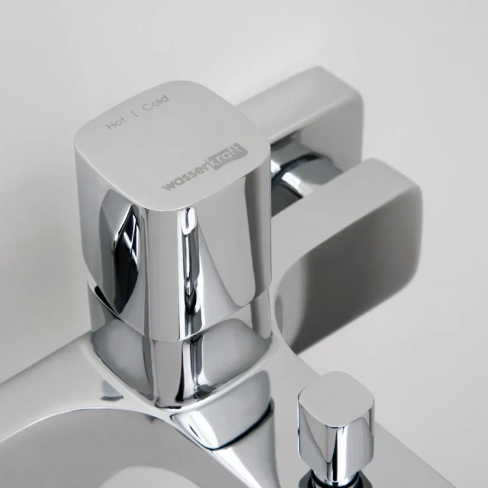 Смеситель для ванны с душем Wasserkraft Naab 8601