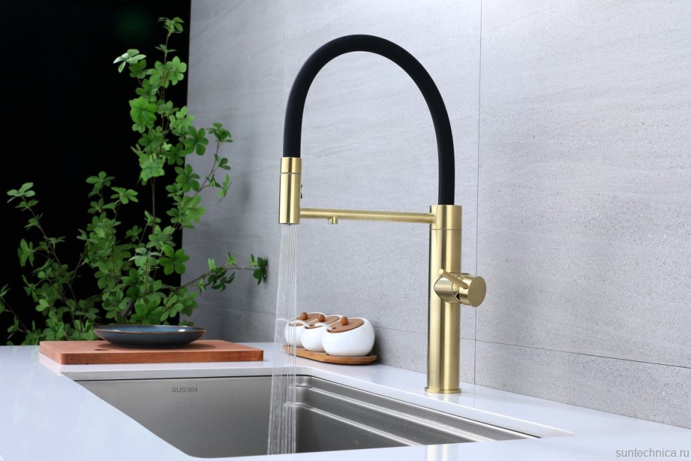 Смеситель для кухни Paulmark Ganymede Ga213199-LG с гибким изливом, светлое золото