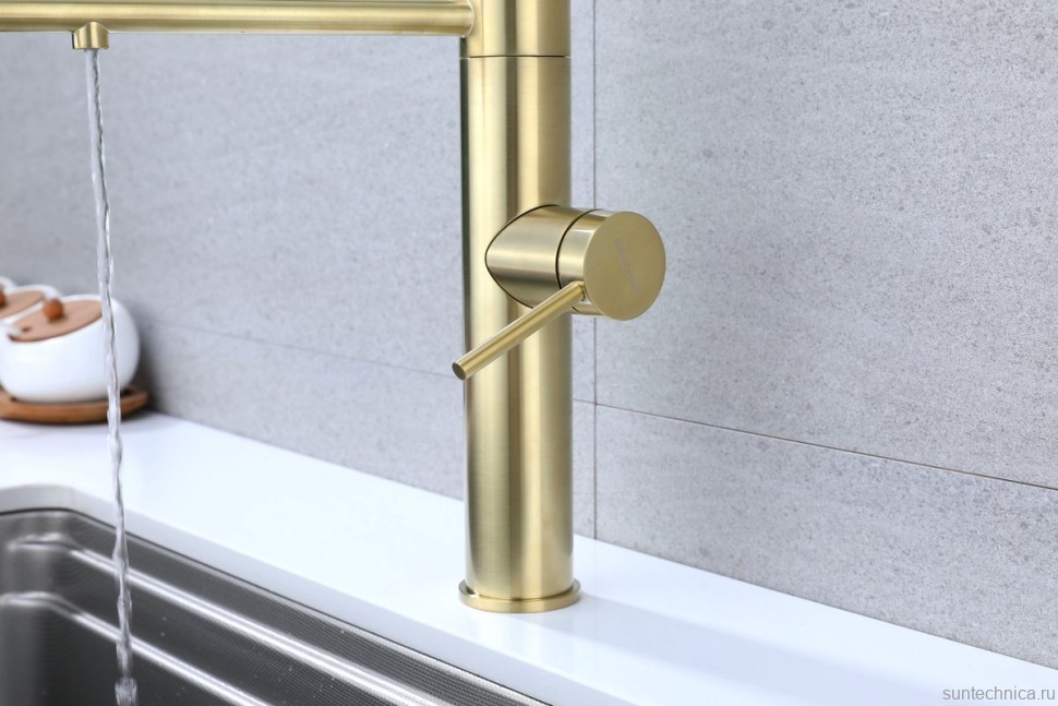 Смеситель для кухни Paulmark Ganymede Ga213199-LG с гибким изливом, светлое золото
