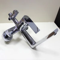 Душевая стойка Kaiser Linear 59182 Душевая стойка Kaiser Linear 59182