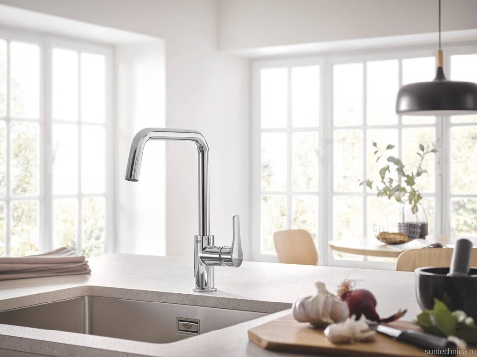 Смеситель для кухни Grohe Eurosmart 30567000 + средство для металлических поверхностей Grohe Grohclean 48166000 500 мл