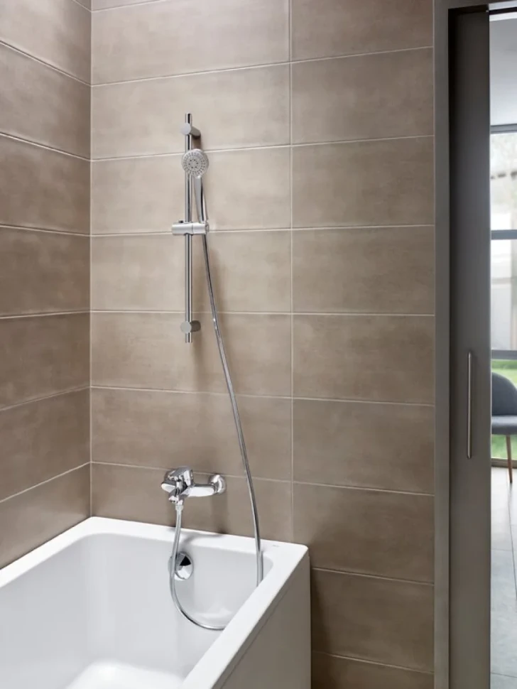 Смеситель для ванны с душем Roca Victoria 5A0225C0M
