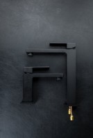 Смеситель для раковины Boheme Qubic 471-B matt black