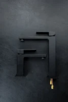 Смеситель для раковины Boheme Qubic 471-B matt black Смеситель для раковины Boheme Qubic 471-B matt black
