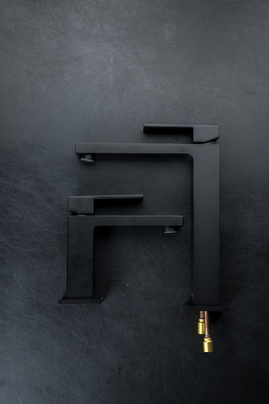Смеситель для раковины Boheme Qubic 471-B matt black