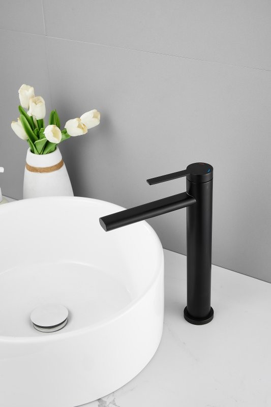 Смеситель для раковины BELZ B813 B11813-7 черный