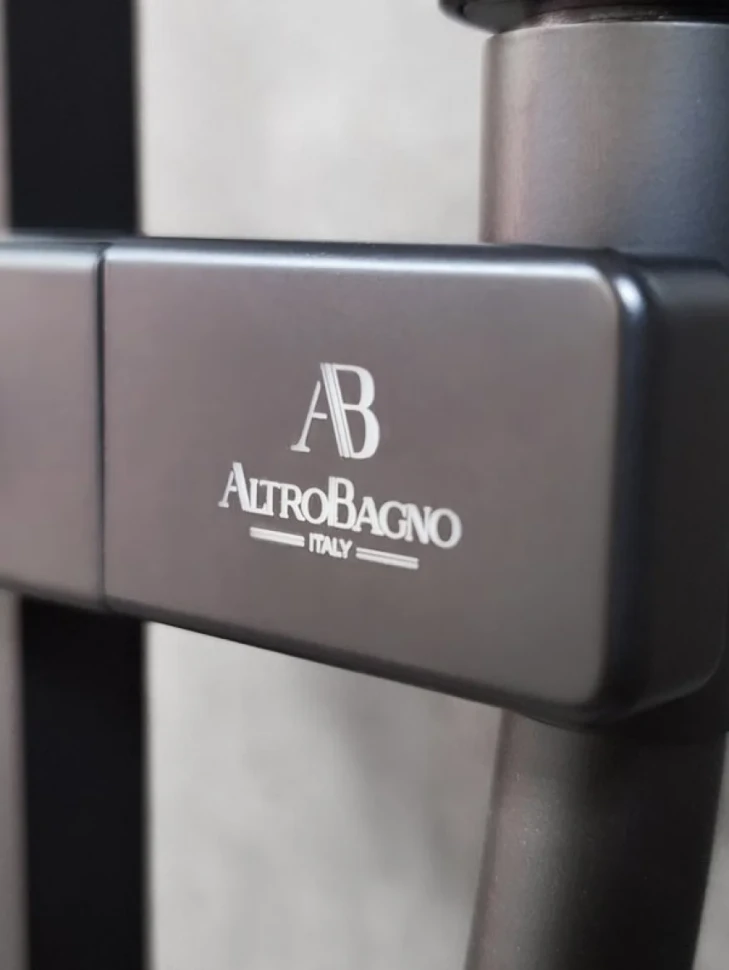 Душевой гарнитур AltroBagno Beni aggiuntivi SS 030301 NeOp матовый черный