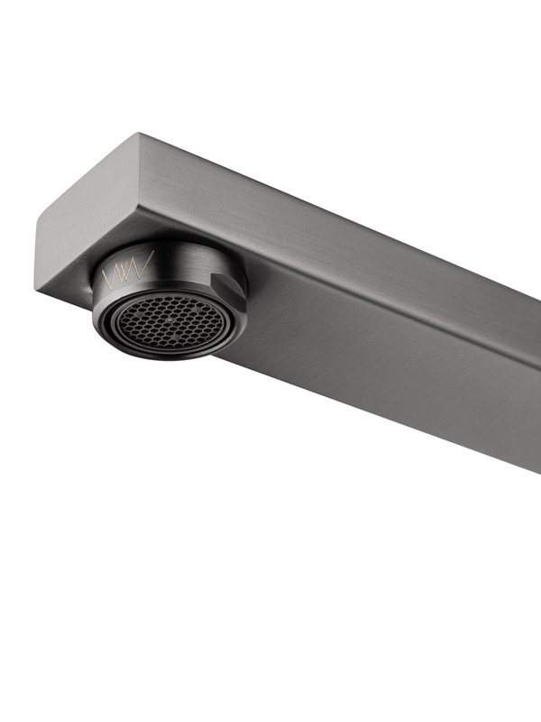 Смеситель с длинным изливом для ванны Wonzon & Woghand Flex WW-639906-BGM темный графит