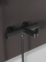 Смеситель для ванны с душем Agger Sweet A2710055 оружейная сталь матовая Смеситель для ванны с душем Agger Sweet A2710055 оружейная сталь матовая