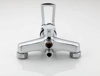 Смеситель с длинным изливом для ванны Frap H701 F22701-B Смеситель с длинным изливом для ванны Frap H701 F22701-B