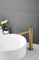 Смеситель для раковины BELZ B813 B11813-5 золото Смеситель для раковины BELZ B813 B11813-5 золото