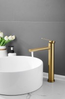 Смеситель для раковины BELZ B813 B11813-5 золото Смеситель для раковины BELZ B813 B11813-5 золото