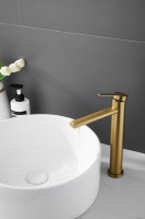 Смеситель для раковины BELZ B813 B11813-5 золото Смеситель для раковины BELZ B813 B11813-5 золото