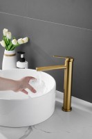 Смеситель для раковины BELZ B813 B11813-5 золото Смеситель для раковины BELZ B813 B11813-5 золото